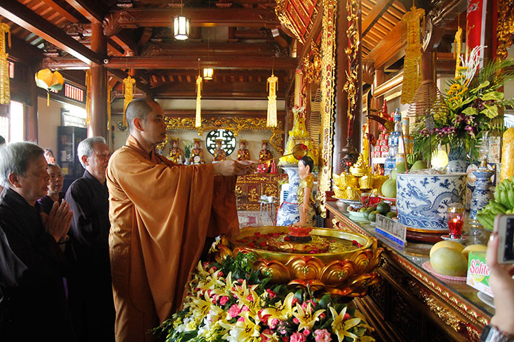 Lễ Phật Đản 2019 tại chùa Kim Sơn - Công viên Tâm linh Lạc Hồng Viên